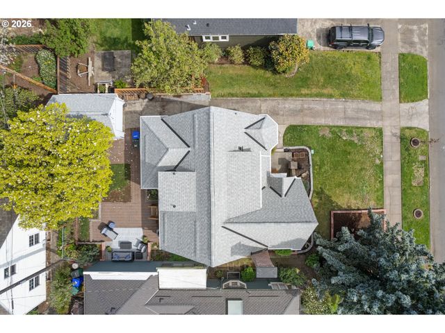 7017 Ne SACRAMENTO St, Portland, OR 97213