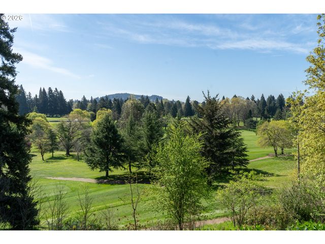 7017 Ne SACRAMENTO St, Portland, OR 97213