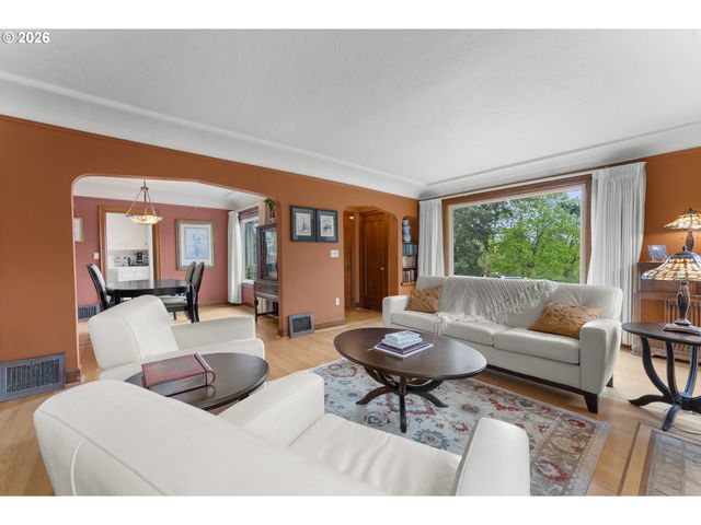 7017 Ne SACRAMENTO St, Portland, OR 97213