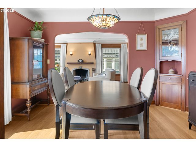 7017 Ne SACRAMENTO St, Portland, OR 97213