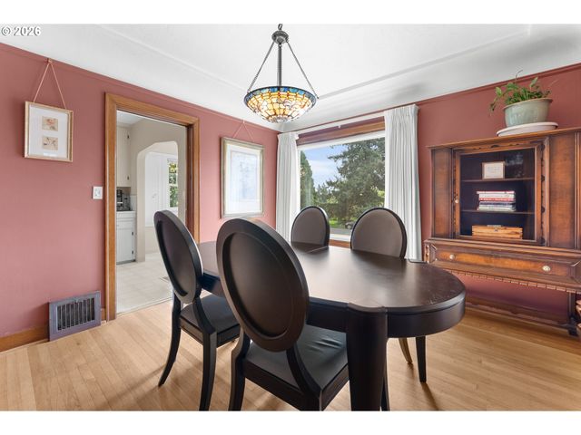 7017 Ne SACRAMENTO St, Portland, OR 97213