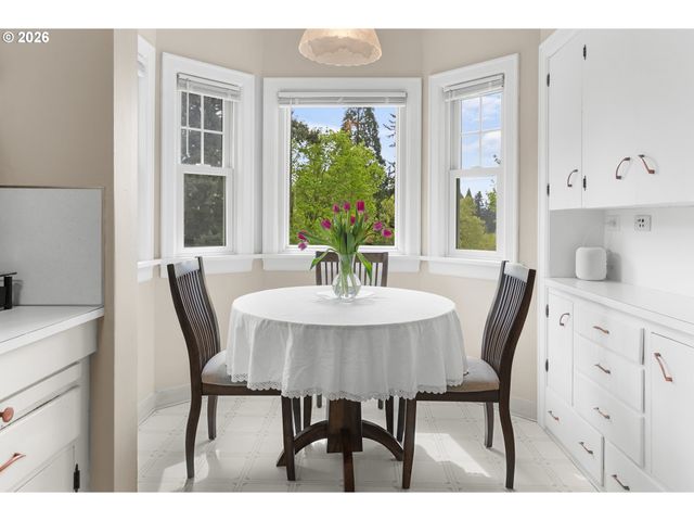 7017 Ne SACRAMENTO St, Portland, OR 97213