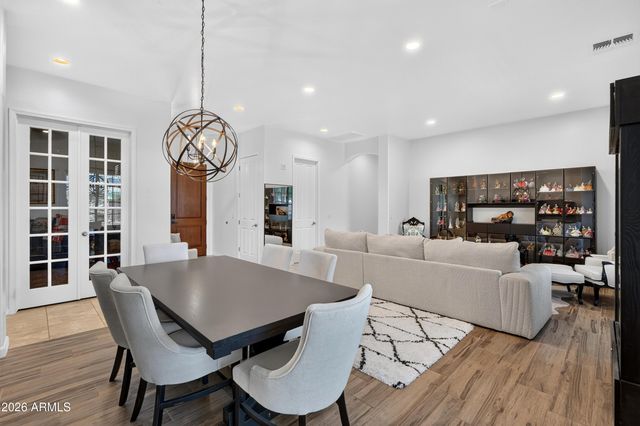 1481 S CARRIAGE Lane, Chandler, AZ 85286
