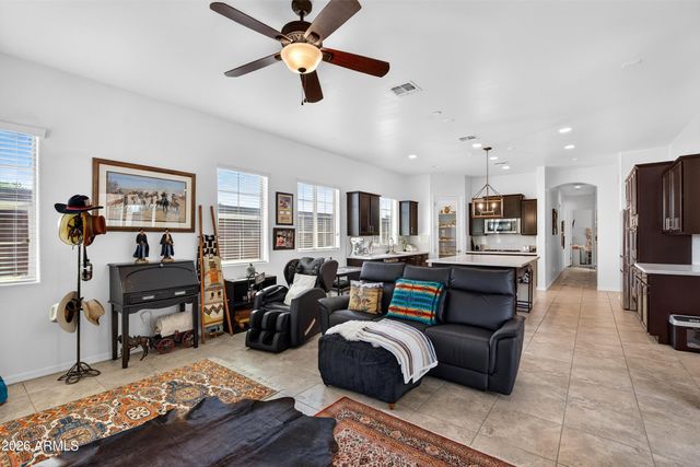 1481 S CARRIAGE Lane, Chandler, AZ 85286