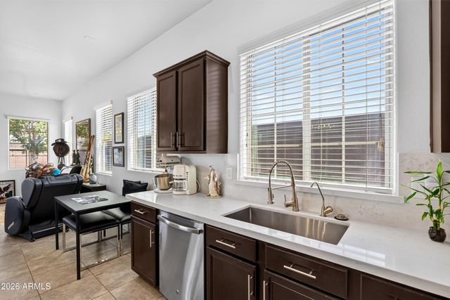 1481 S CARRIAGE Lane, Chandler, AZ 85286