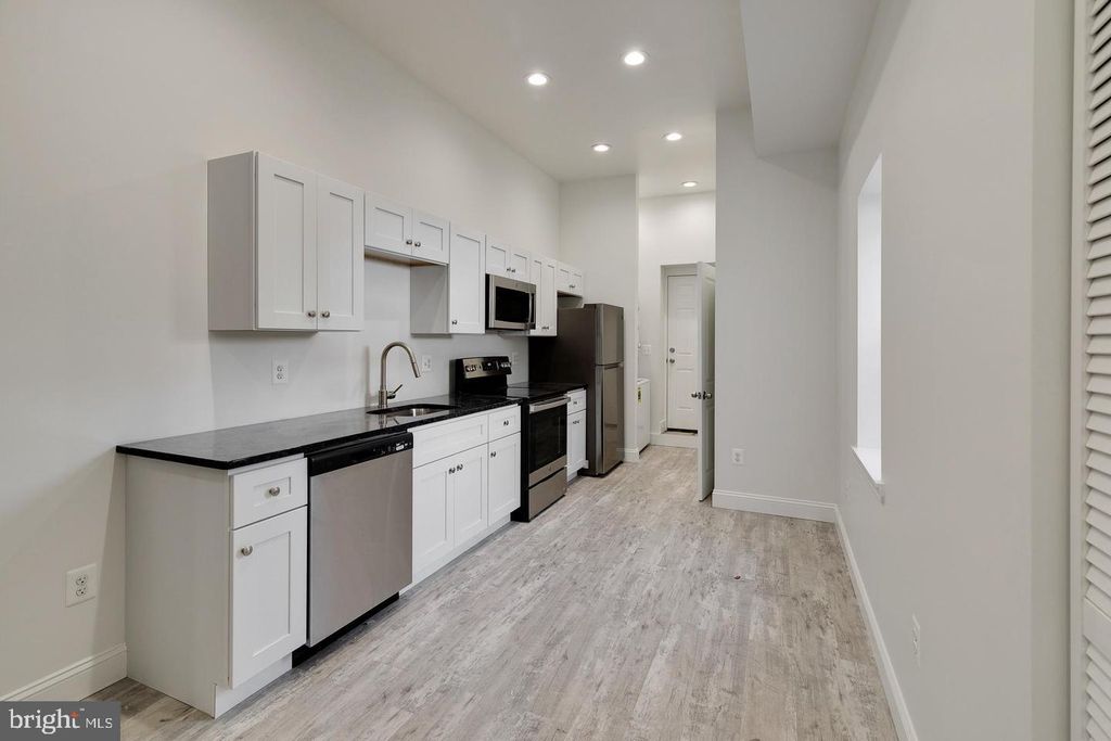 2144 N 8th St # 1, Philadelphia, PA 19122