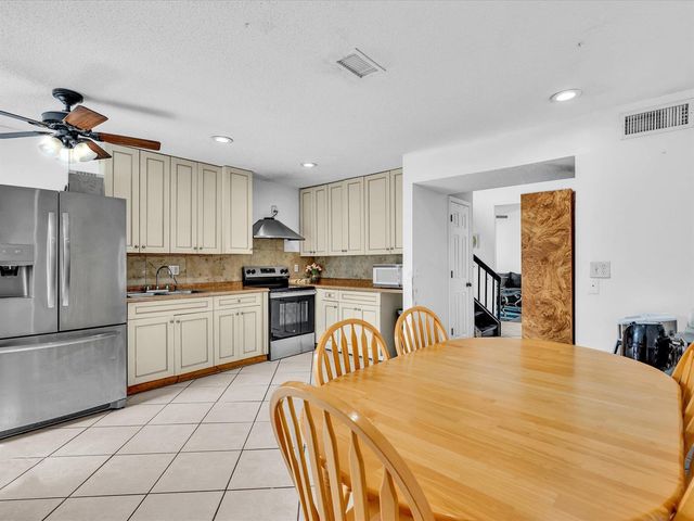 5610 Dewberry Way, West Palm Beach, FL 33415