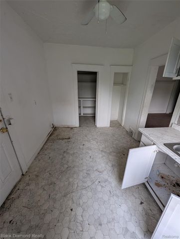 3049 Montclair Street, Detroit, MI 48214