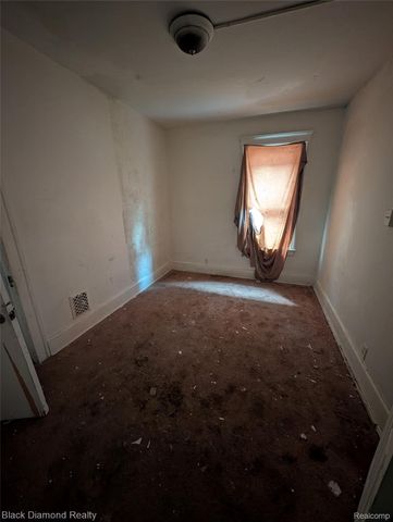 3049 Montclair Street, Detroit, MI 48214