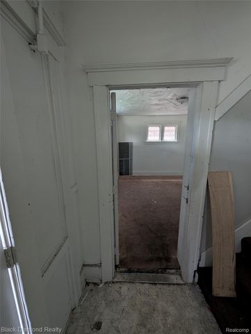 3049 Montclair Street, Detroit, MI 48214