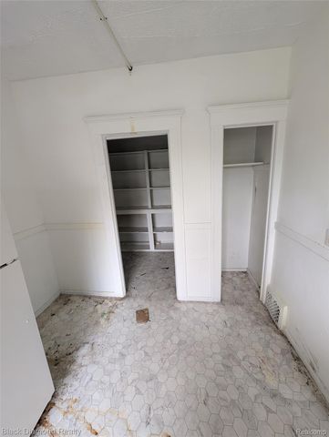 3049 Montclair Street, Detroit, MI 48214