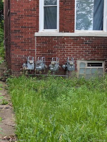 3049 Montclair Street, Detroit, MI 48214