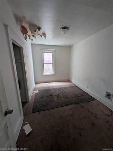 3049 Montclair Street, Detroit, MI 48214