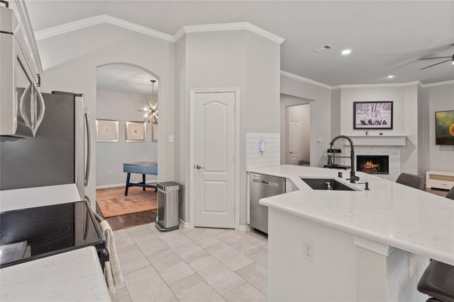 220 Creekside Drive, Murphy, TX 75094