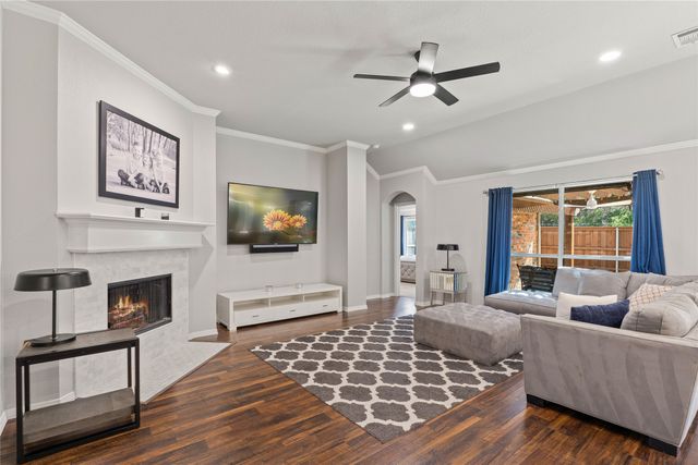 220 Creekside Drive, Murphy, TX 75094