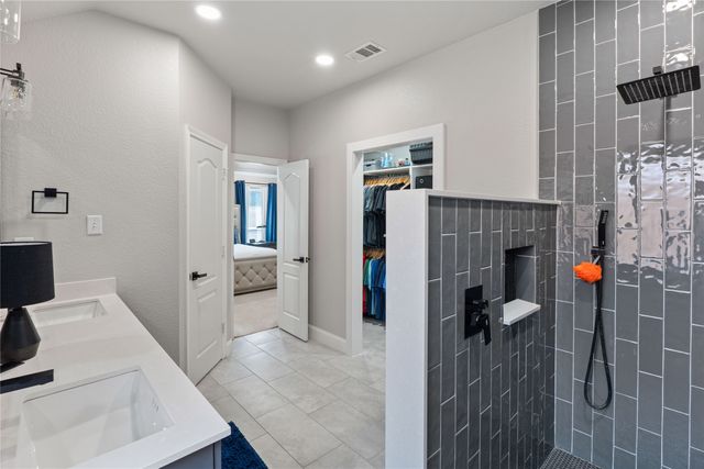 220 Creekside Drive, Murphy, TX 75094