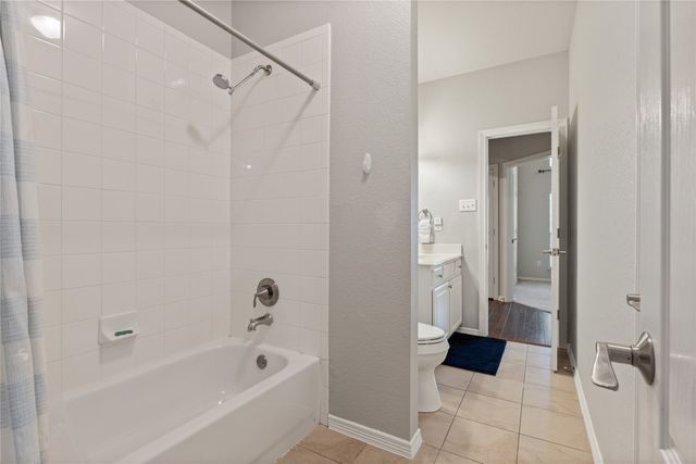 220 Creekside Drive, Murphy, TX 75094