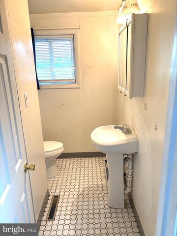 140 GLENDALE ST, Carlisle, PA 17013