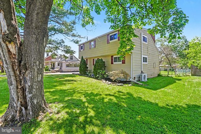 140 GLENDALE ST, Carlisle, PA 17013