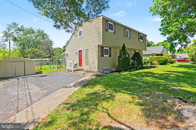 140 GLENDALE ST, Carlisle, PA 17013
