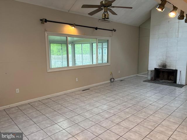 140 GLENDALE ST, Carlisle, PA 17013