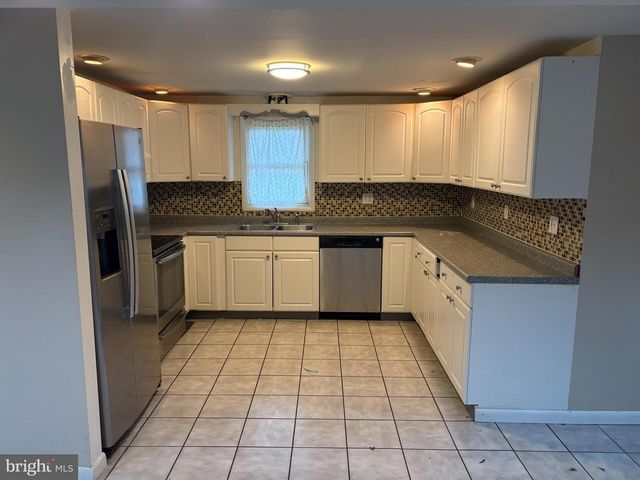 140 GLENDALE ST, Carlisle, PA 17013