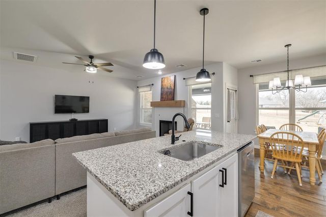 2000 Loyal Roots Circle, Blanchard, OK 73010