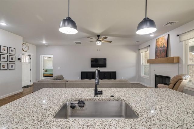 2000 Loyal Roots Circle, Blanchard, OK 73010