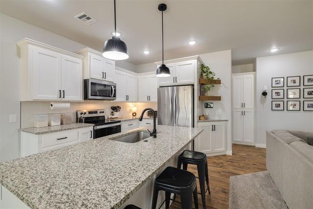 2000 Loyal Roots Circle, Blanchard, OK 73010