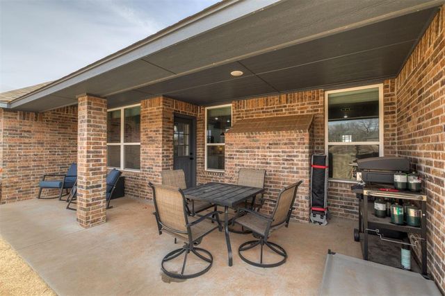 2000 Loyal Roots Circle, Blanchard, OK 73010