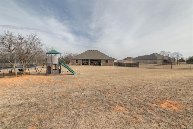 2000 Loyal Roots Circle, Blanchard, OK 73010