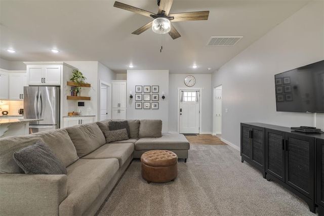 2000 Loyal Roots Circle, Blanchard, OK 73010