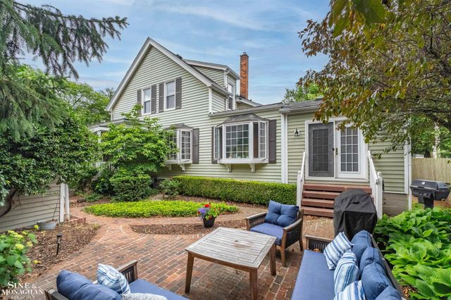 357 Roosevelt Pl. Place, Grosse Pointe, MI 48236