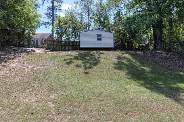 6038 Creekside Drive, Columbus, GA 31907