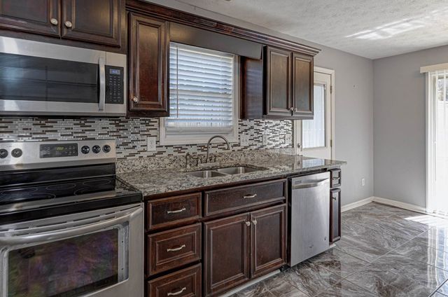 6038 Creekside Drive, Columbus, GA 31907
