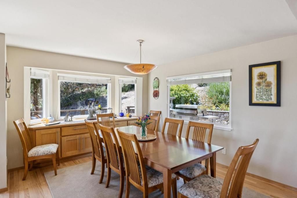 Image 13 of property listing at 23500 Sunset Drive, Los Gatos, CA 95033