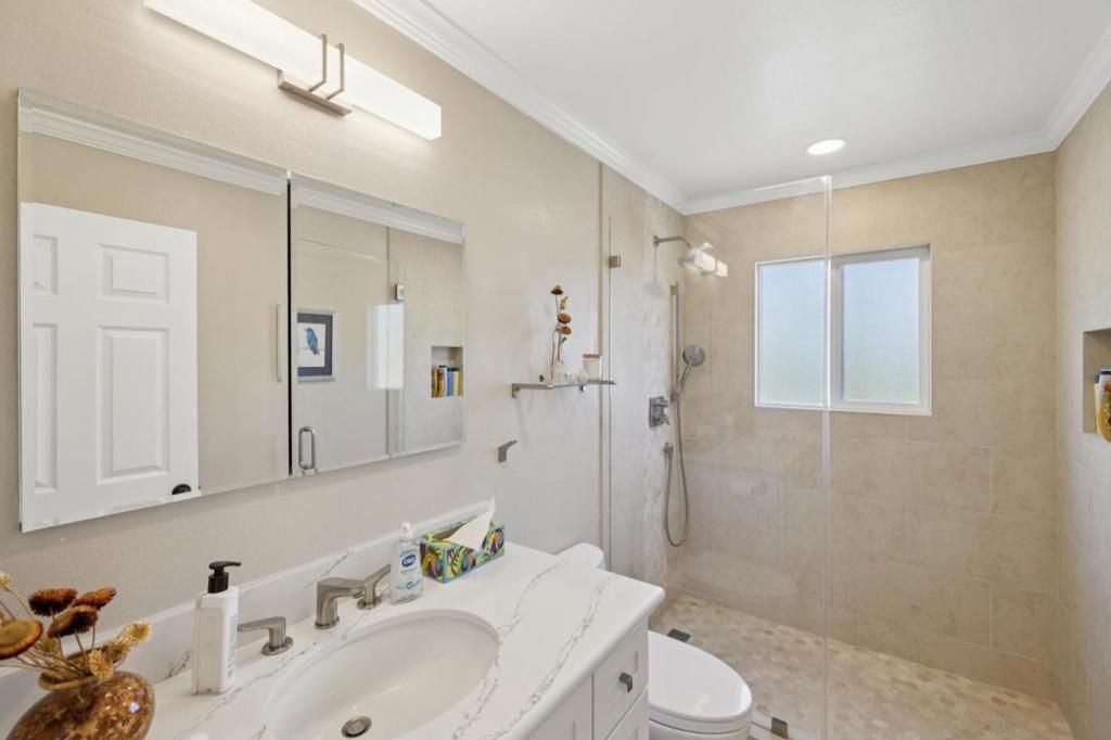Image 21 of property listing at 23500 Sunset Drive, Los Gatos, CA 95033