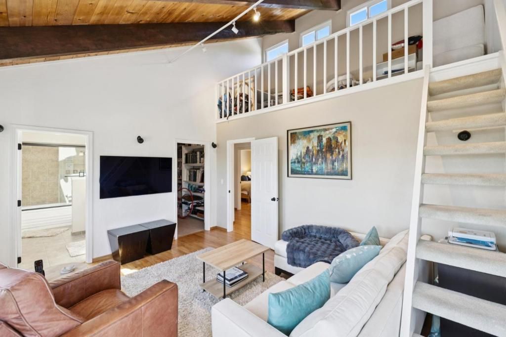 Image 23 of property listing at 23500 Sunset Drive, Los Gatos, CA 95033