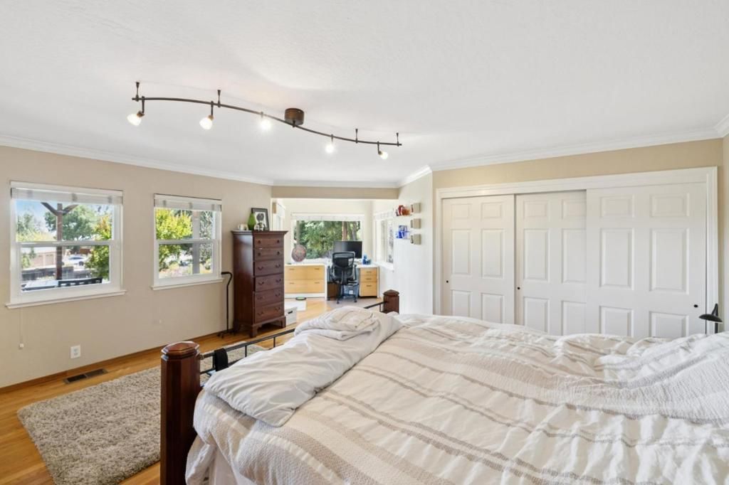 Image 27 of property listing at 23500 Sunset Drive, Los Gatos, CA 95033