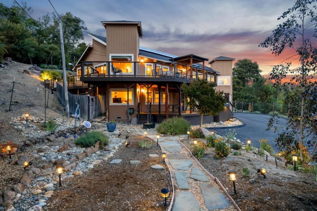Image 35 of property listing at 23500 Sunset Drive, Los Gatos, CA 95033