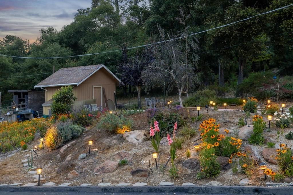 Image 36 of property listing at 23500 Sunset Drive, Los Gatos, CA 95033