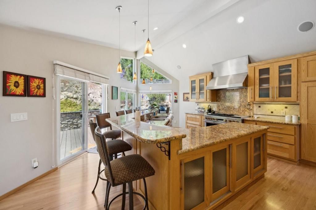 Image 4 of property listing at 23500 Sunset Drive, Los Gatos, CA 95033