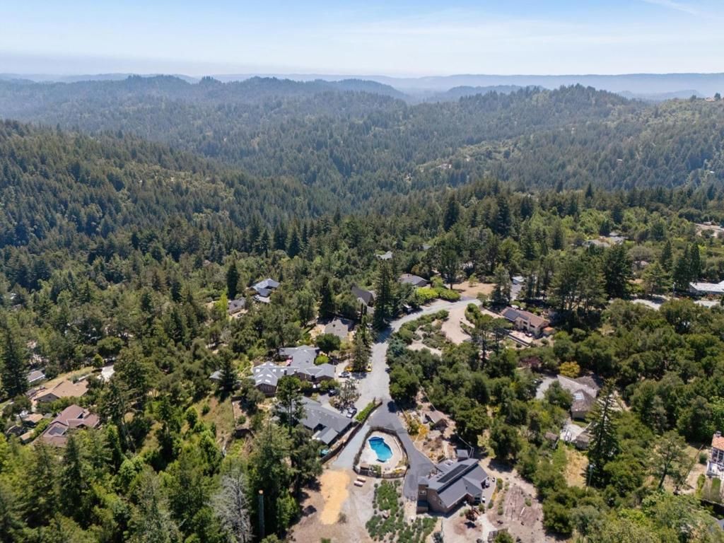 Image 43 of property listing at 23500 Sunset Drive, Los Gatos, CA 95033