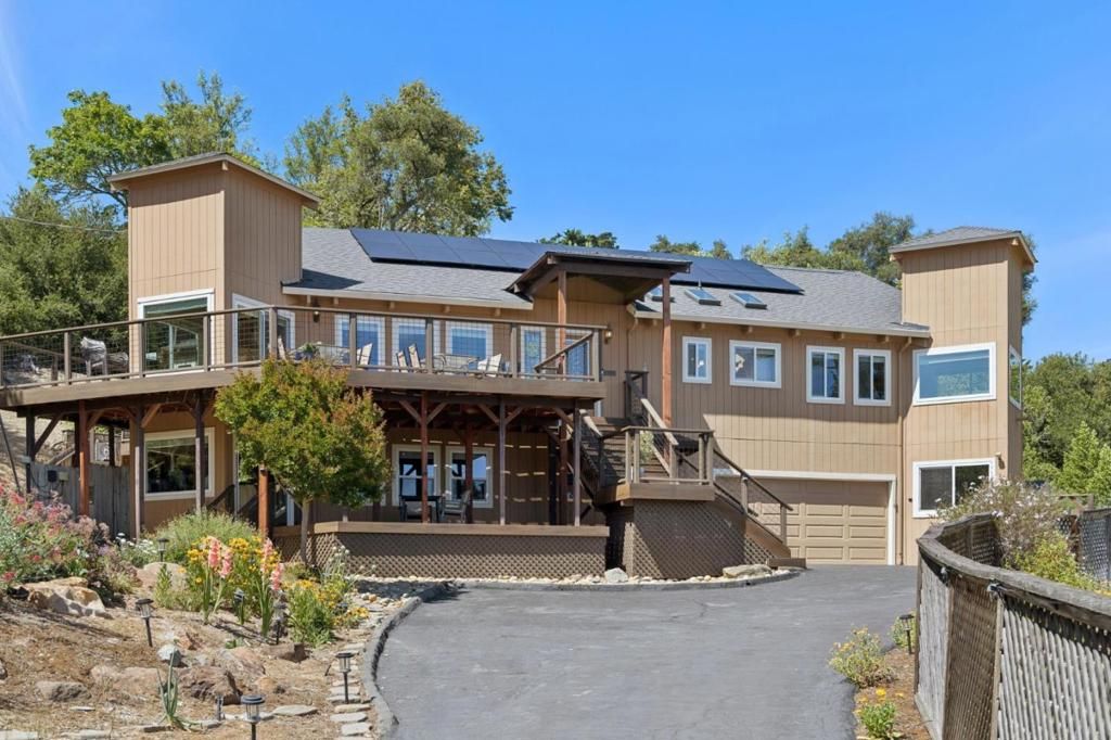 Image 7 of property listing at 23500 Sunset Drive, Los Gatos, CA 95033