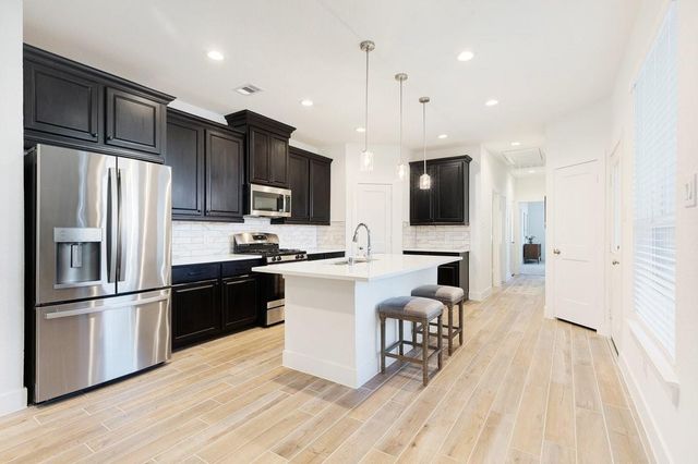 10122 Crescendo Way, Rosharon, TX 77583