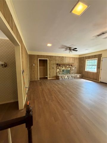 257 W Acres Road, Gun Barrel City, TX 75156