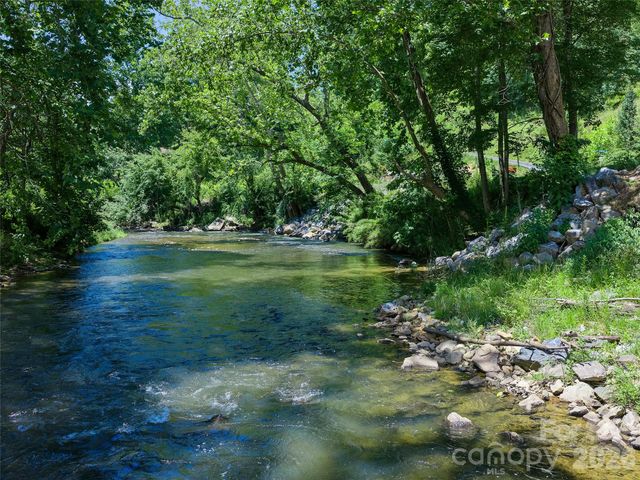 000 Hamlet Drive 1, Burnsville, NC 28714