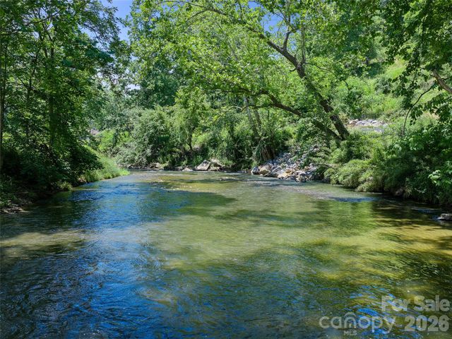 000 Hamlet Drive 1, Burnsville, NC 28714