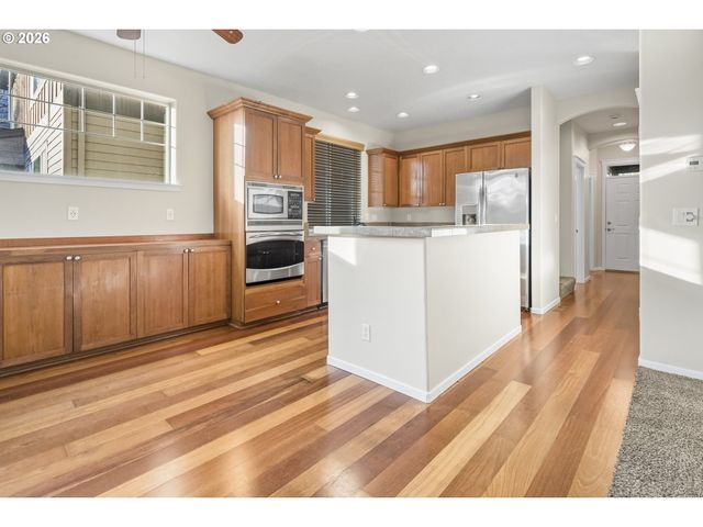 490 Ne 64TH Way, Hillsboro, OR 97124