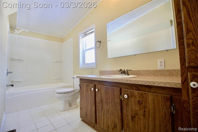 11250 S New Lothrop Road, Durand, MI 48429